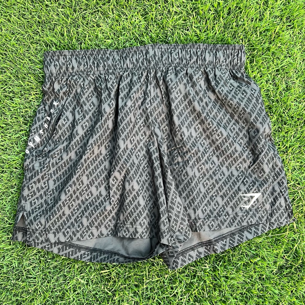 Gymshark Men’s lightweight logo shorts 5”. New without tags